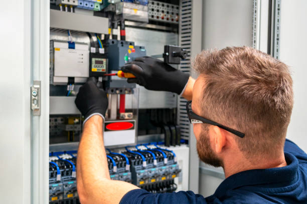 Best Emergency Electrician Near Me  in Carlisle, IA